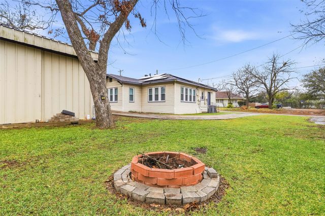 618 Granbury Street, Cleburne, TX 76033