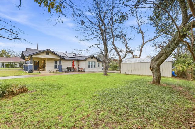 618 Granbury Street, Cleburne, TX 76033