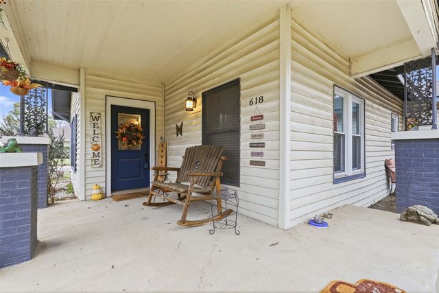 618 Granbury Street, Cleburne, TX 76033