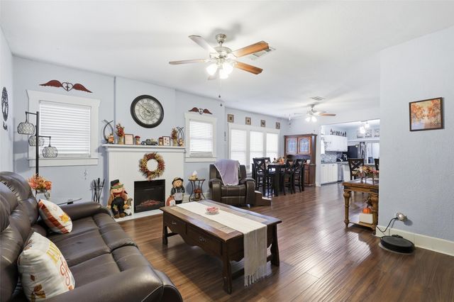 618 Granbury Street, Cleburne, TX 76033