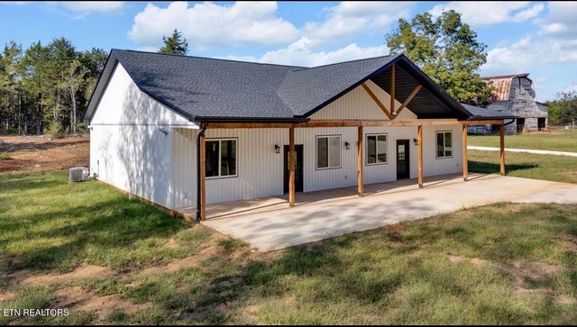 1570 W Dumplin Valley Rd, Dandridge, TN 37725