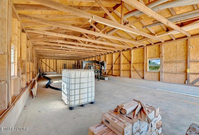 1570 W Dumplin Valley Rd, Dandridge, TN 37725