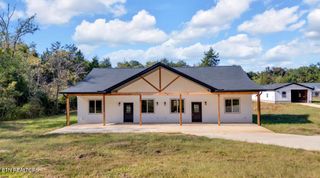 1570 W Dumplin Valley Rd, Dandridge, TN 37725