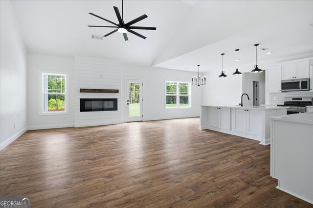 2474 Fischer Road, Sharpsburg, GA 30277