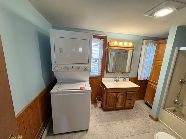 262 Oak Hill Rd 2, Fitchburg, MA 01420