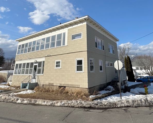 262 Oak Hill Rd 2, Fitchburg, MA 01420