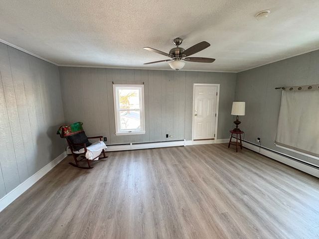 262 Oak Hill Rd 2, Fitchburg, MA 01420