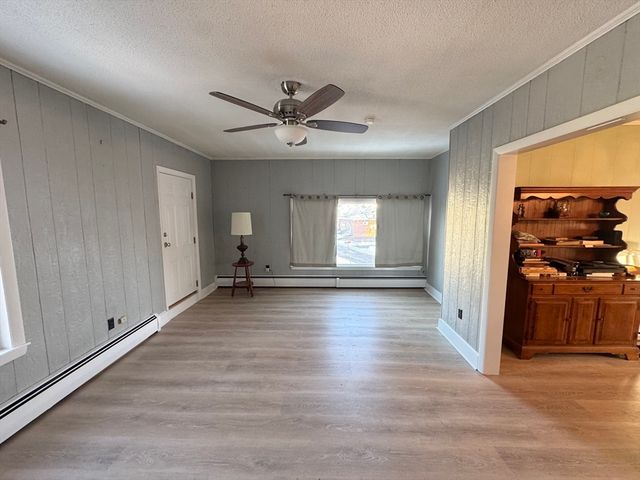 262 Oak Hill Rd 2, Fitchburg, MA 01420