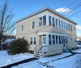 262 Oak Hill Rd 2, Fitchburg, MA 01420