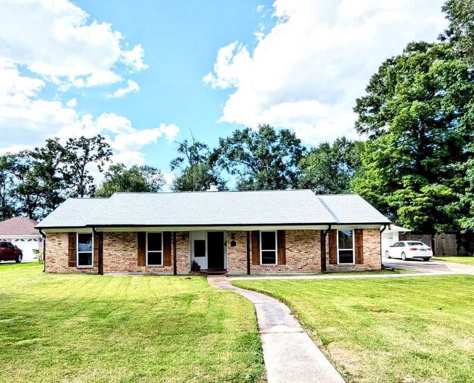 523 Basswood Drive, Spring, TX 77386