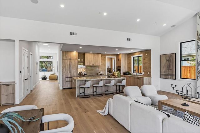 18645 Paseo Lado, Saratoga, CA 95070