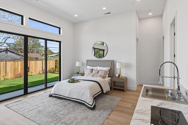 18645 Paseo Lado, Saratoga, CA 95070