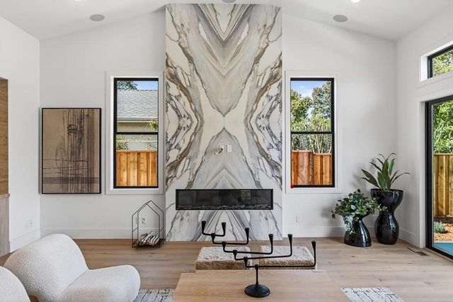 18645 Paseo Lado, Saratoga, CA 95070