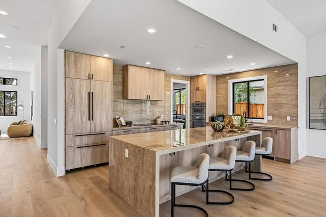 18645 Paseo Lado, Saratoga, CA 95070