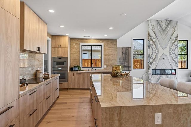 18645 Paseo Lado, Saratoga, CA 95070