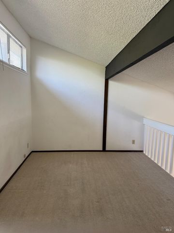 2676 Michelle Ct, Napa, CA 94558