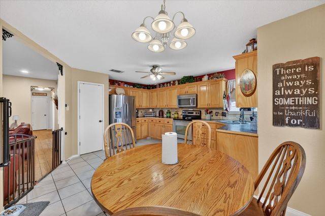 582 Tanglewood Drive, Burleson, TX 76028