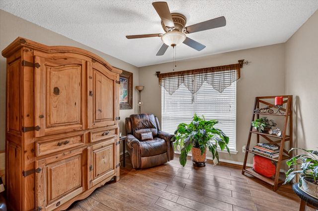 582 Tanglewood Drive, Burleson, TX 76028