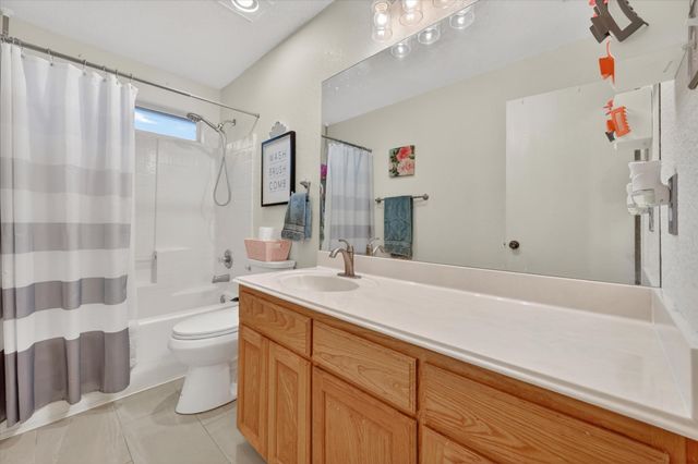 582 Tanglewood Drive, Burleson, TX 76028