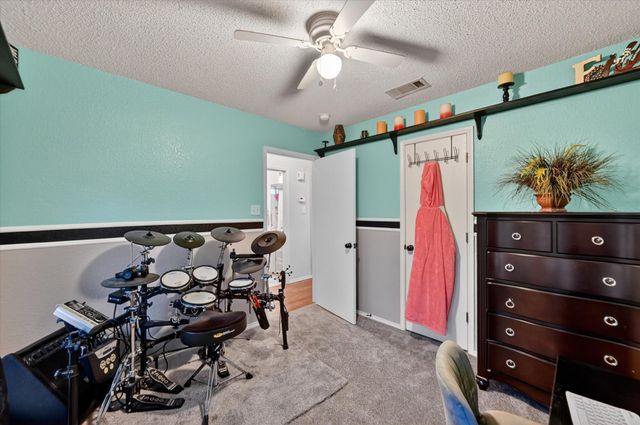 582 Tanglewood Drive, Burleson, TX 76028