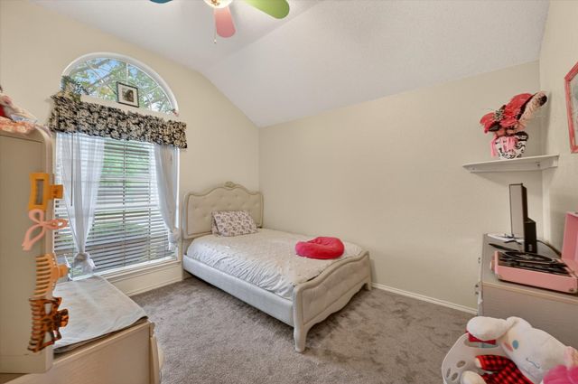 582 Tanglewood Drive, Burleson, TX 76028