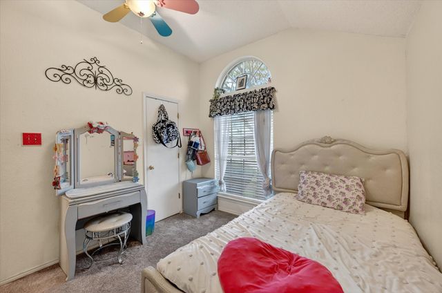 582 Tanglewood Drive, Burleson, TX 76028