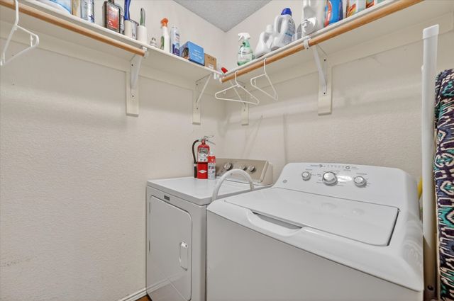 582 Tanglewood Drive, Burleson, TX 76028