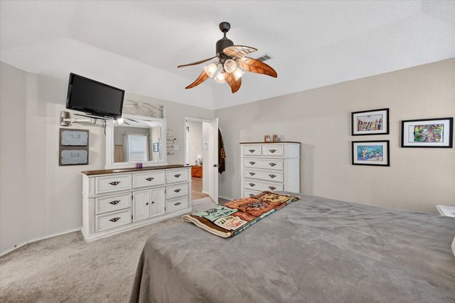 582 Tanglewood Drive, Burleson, TX 76028