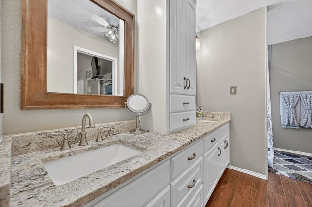 582 Tanglewood Drive, Burleson, TX 76028