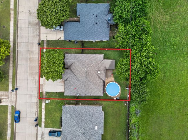 582 Tanglewood Drive, Burleson, TX 76028