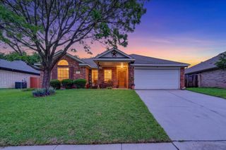 582 Tanglewood Drive, Burleson, TX 76028