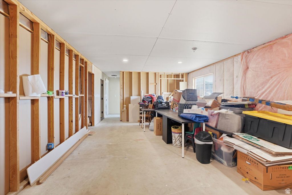 Image 34 of property listing at 2814 S 1100 W, Nibley, UT 84321