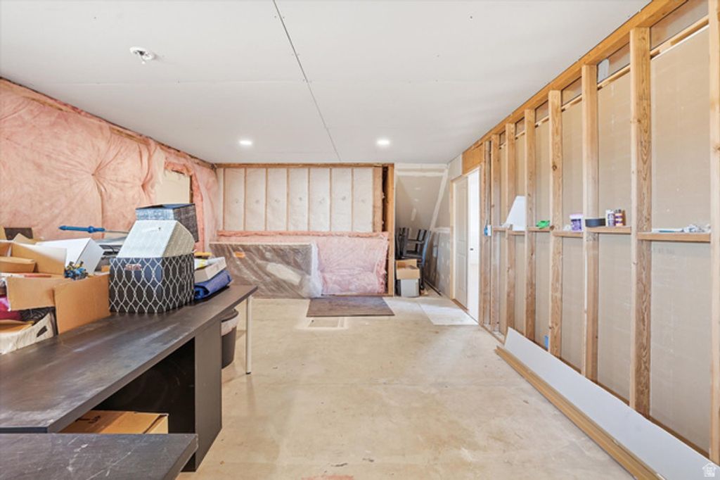 Image 35 of property listing at 2814 S 1100 W, Nibley, UT 84321