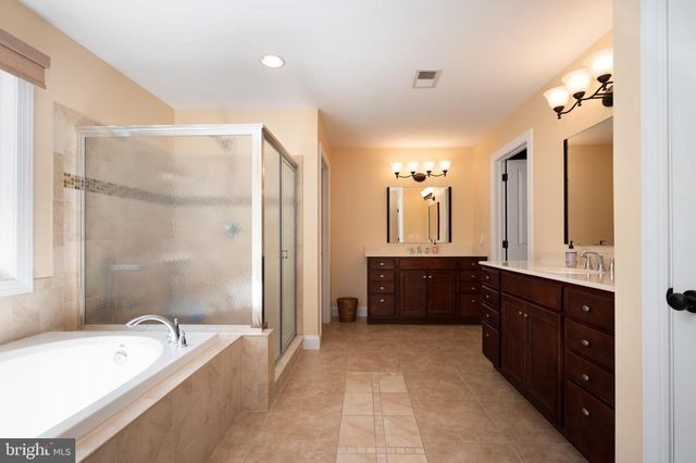 104 PENNFIELD DR, Kennett Square, PA 19348