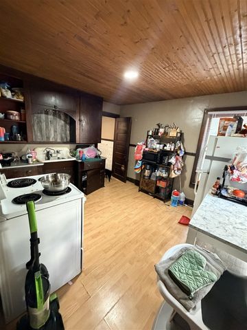 1607 Elwood Street, Muskegon, MI 49442