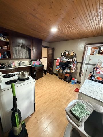 1607 Elwood Street, Muskegon, MI 49442