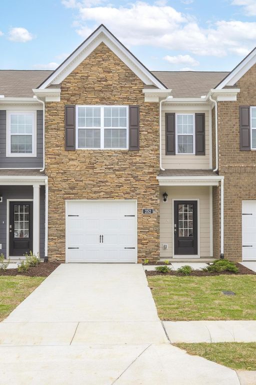 250 Hazel Ln, Lebanon, TN 37087