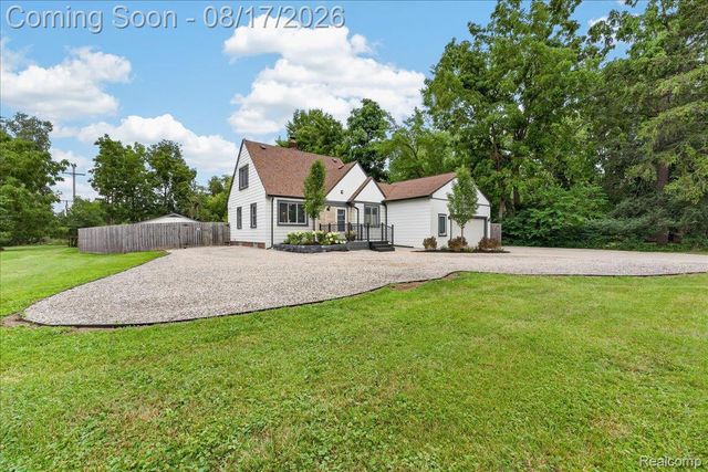 9188 Highland Drive, Grosse Ile Township, MI 48138
