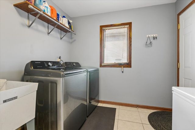 22124 Meadow Lake Place, Richton Park, IL 60471