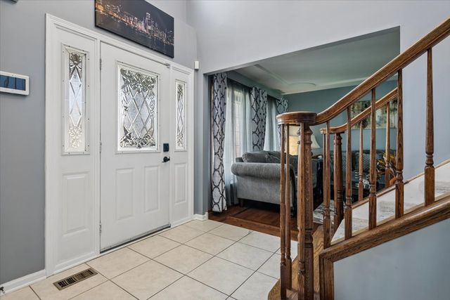 22124 Meadow Lake Place, Richton Park, IL 60471