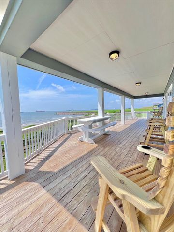 1222 Galveston Ave, Port Bolivar, TX 77650
