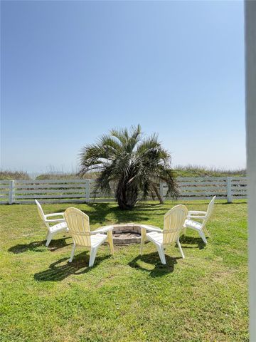 1222 Galveston Ave, Port Bolivar, TX 77650