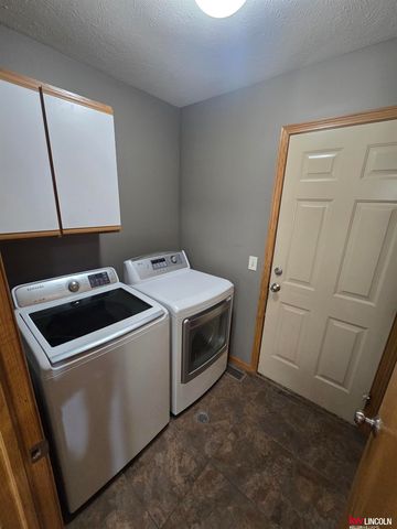 2000 NW 46 Street, Lincoln, NE 68528
