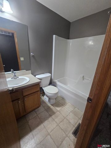 2000 NW 46 Street, Lincoln, NE 68528