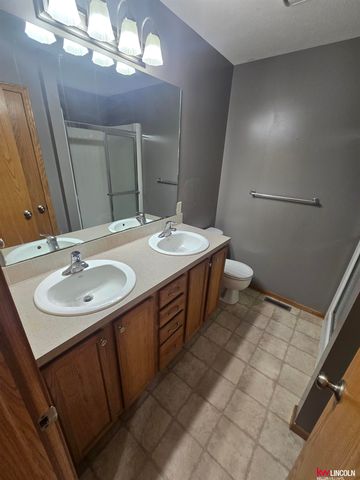 2000 NW 46 Street, Lincoln, NE 68528