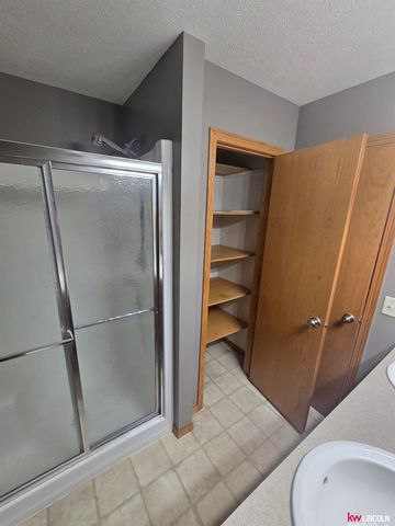 2000 NW 46 Street, Lincoln, NE 68528