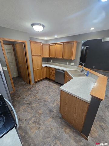 2000 NW 46 Street, Lincoln, NE 68528