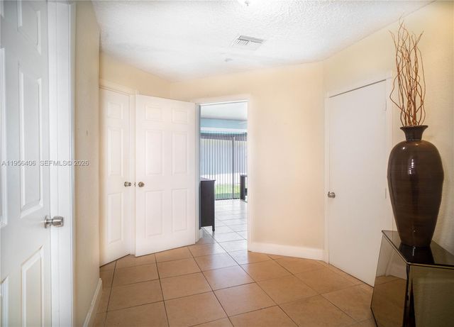 279 NW 36th Ave, Deerfield Beach, FL 33442