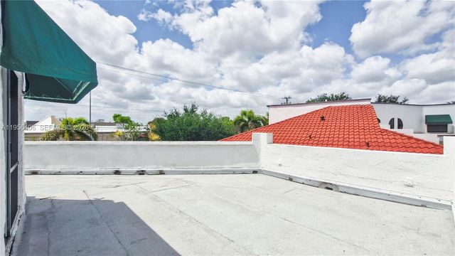 279 NW 36th Ave, Deerfield Beach, FL 33442