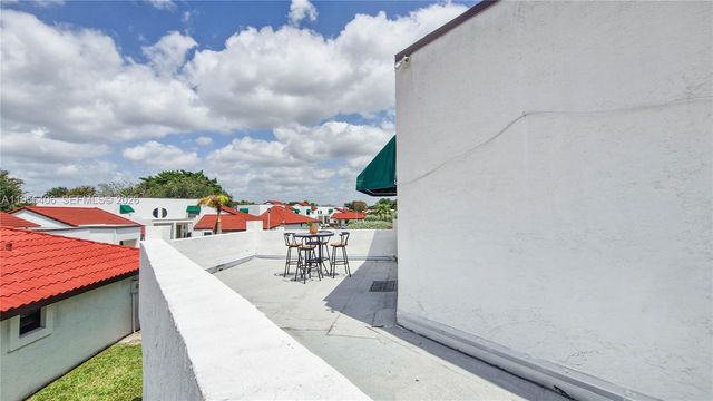 279 NW 36th Ave, Deerfield Beach, FL 33442